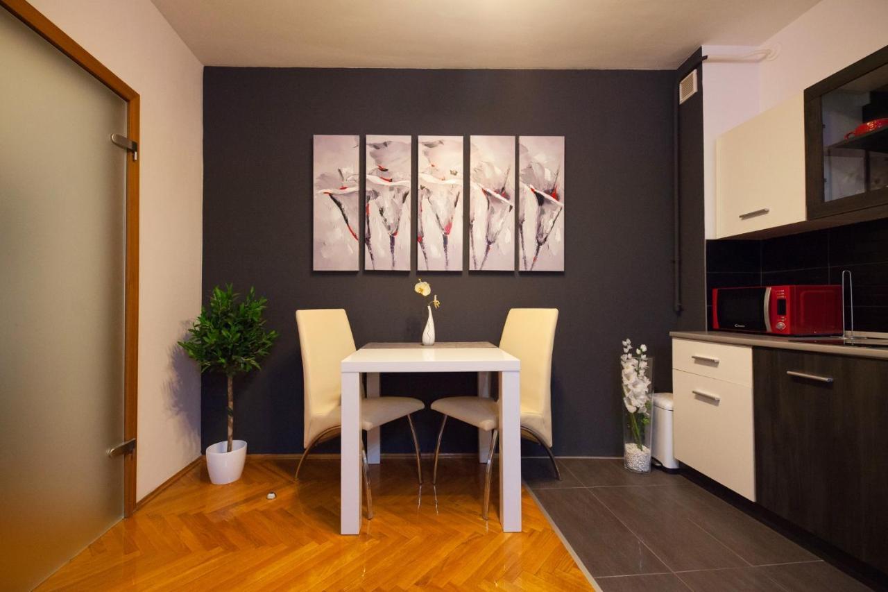 Apartman Aurelius - Private Parking Osijek Exterior foto