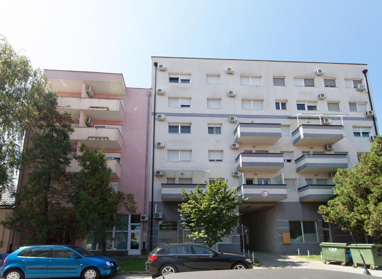 Apartman Aurelius - Private Parking Osijek Exterior foto