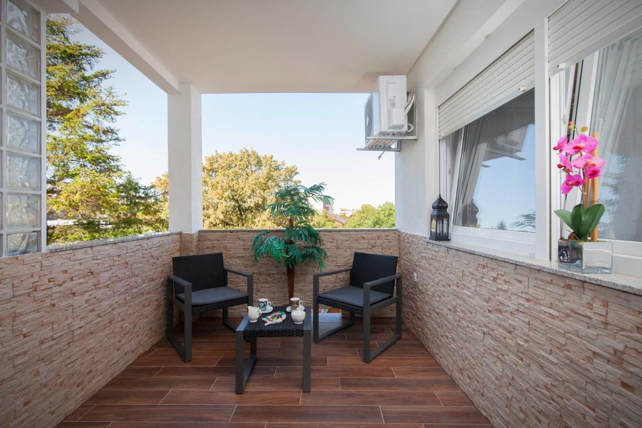Apartman Aurelius - Private Parking Osijek Exterior foto